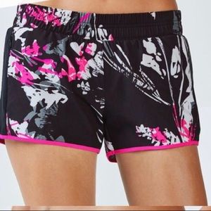 Fabletics Fallen black floral athletic shorts Sz.S
